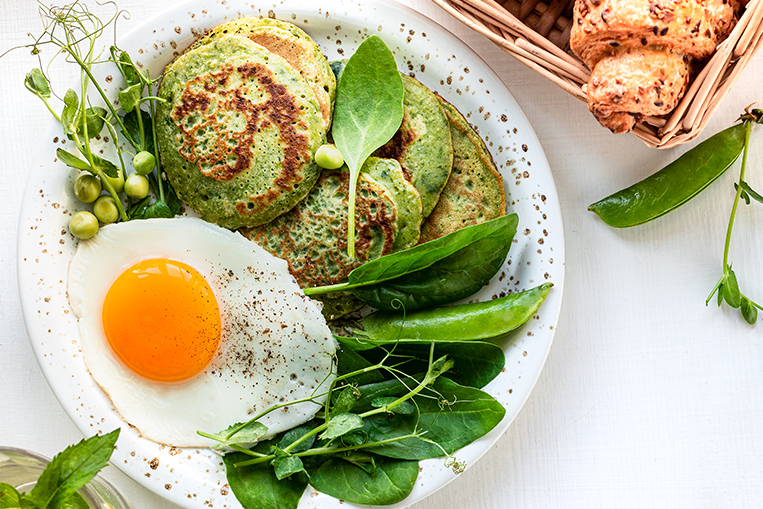 Ricetta per pancake salati agli spinaci e piselli